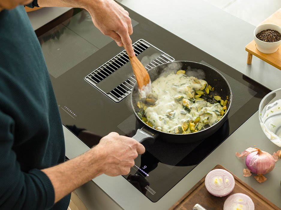 Cooking with hob extractor