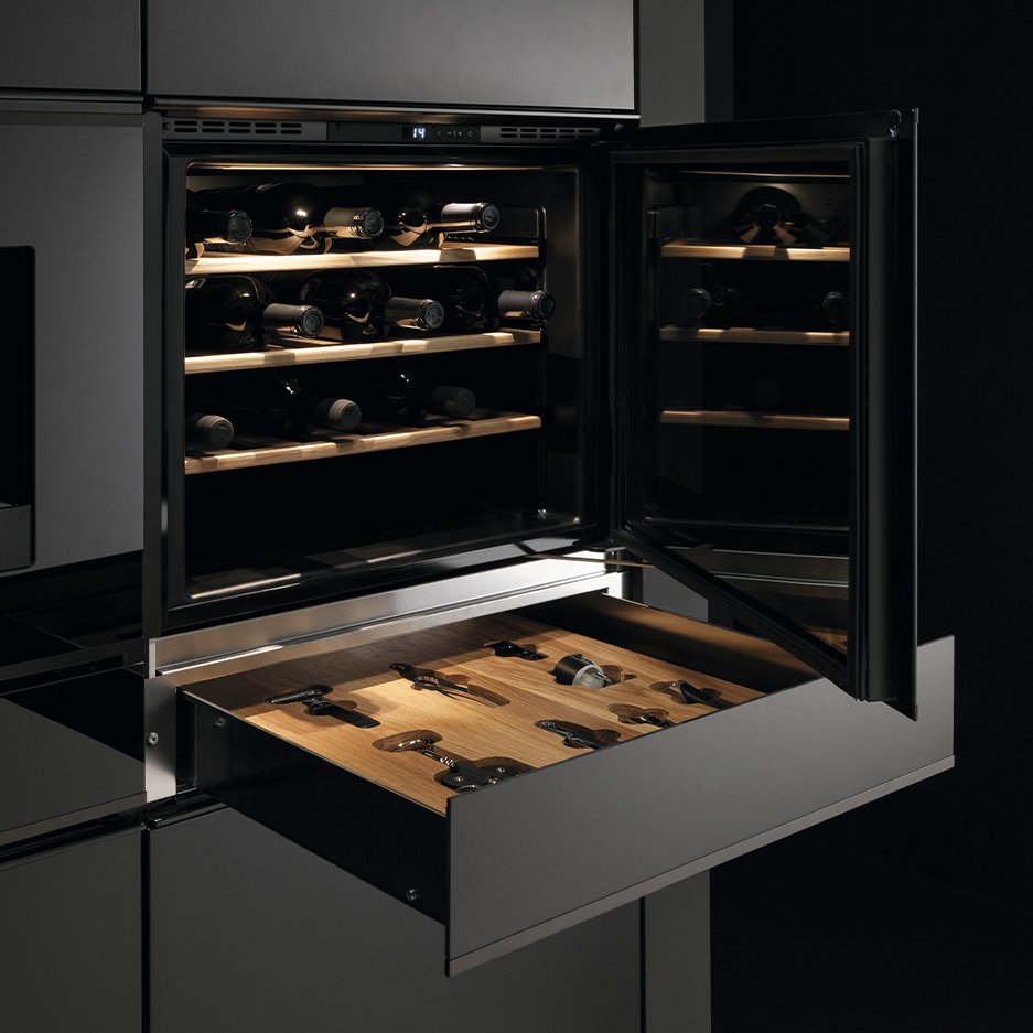 Wine Cooler and Wine Cooler Drawer - Mythos Black Line