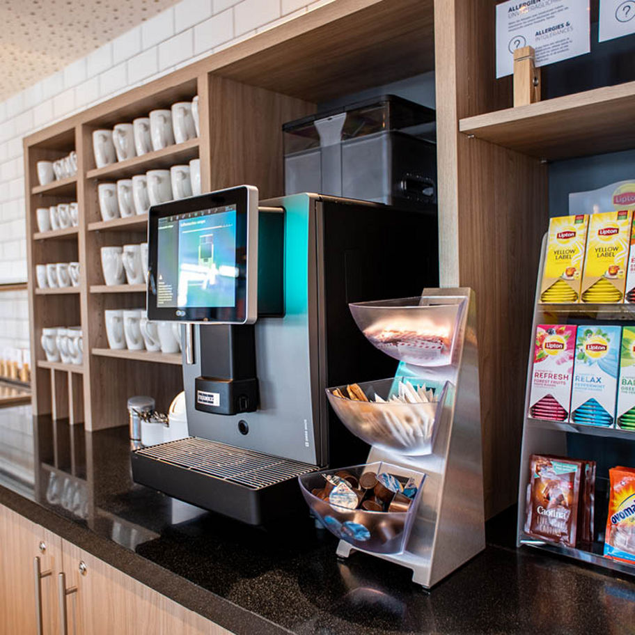 Franke Coffee Systems, coffee corner in hotel breakfast area, fully automatic coffee machine Franke