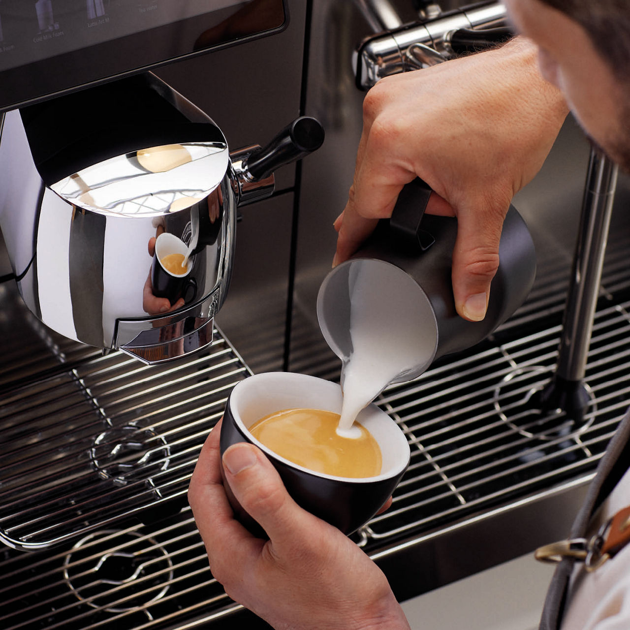 Franke Coffee Systems, Mytico, BeyondTraditional fully automatic coffee machine, details, precision foam