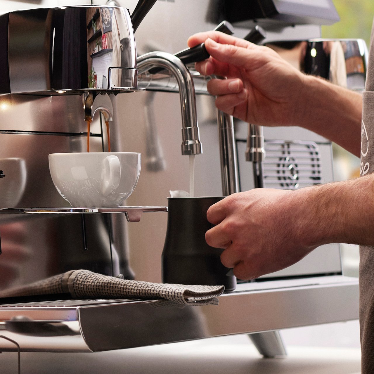 Franke Coffee Systems, Mytico, BeyondTraditional fully automatic coffee machine, details, precision foam