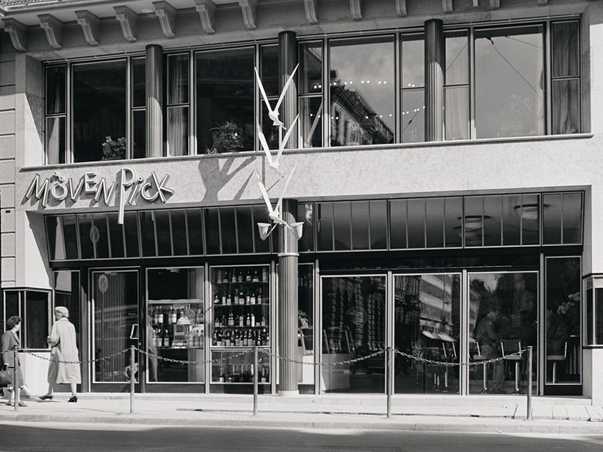 Outside view of the Mövenpick restaurant 1948