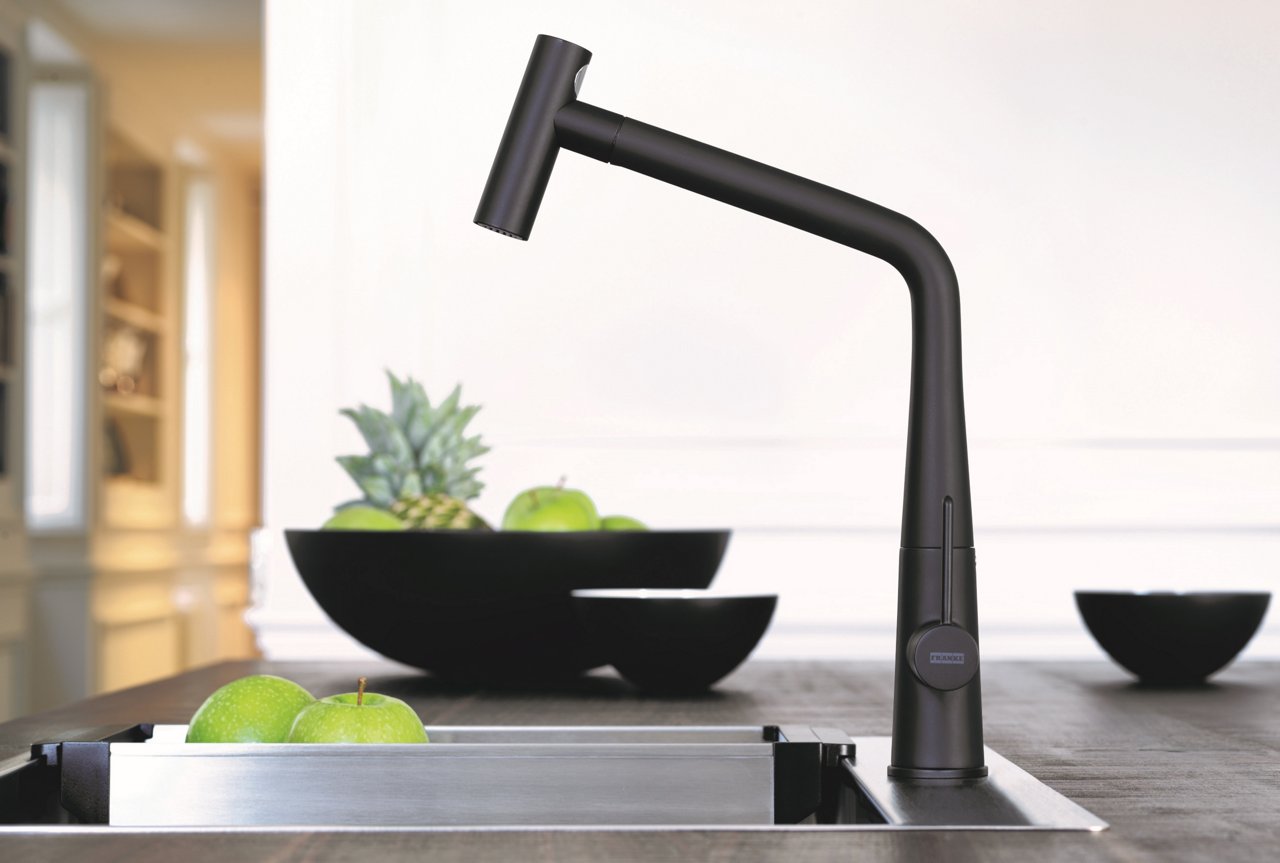 Matt Black pull out spray tap