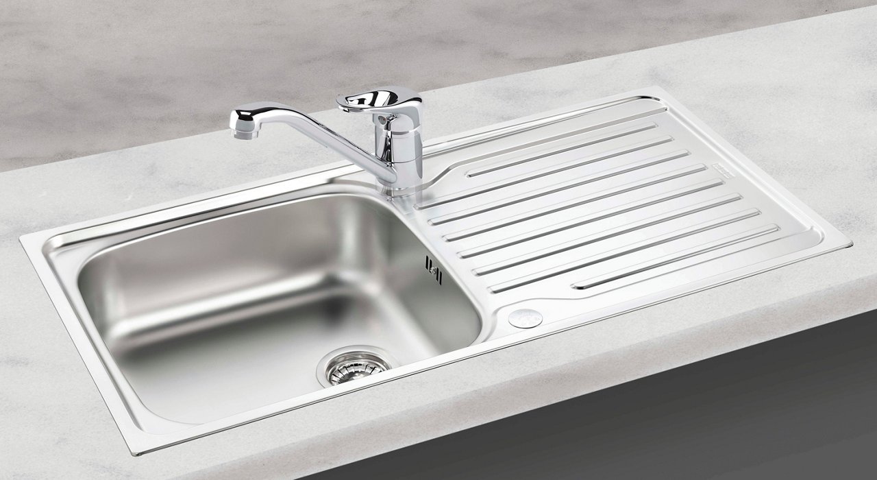 Carron Phoenix Lomond 100 with Zeno tap