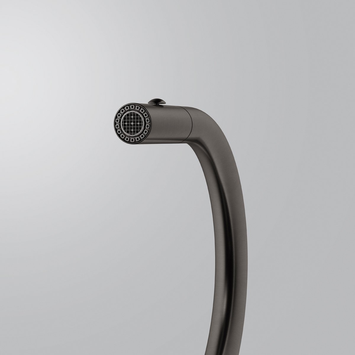 zbliżenie na wylewkę i aerator ze strumieniem laminarnym