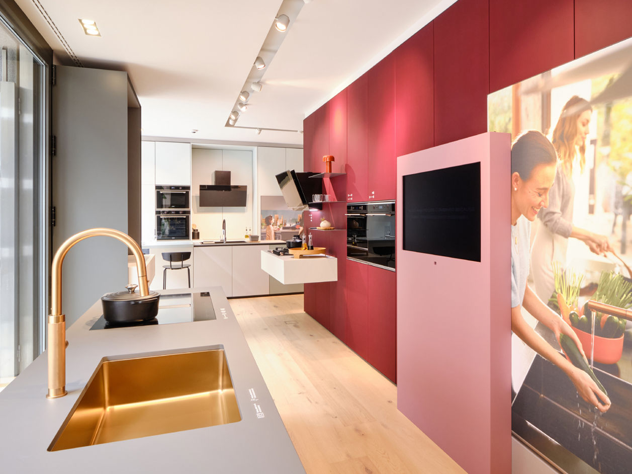 Franke Showroom di milano - lavello, rubinetto, piano cottura, forno, cappe e microonde