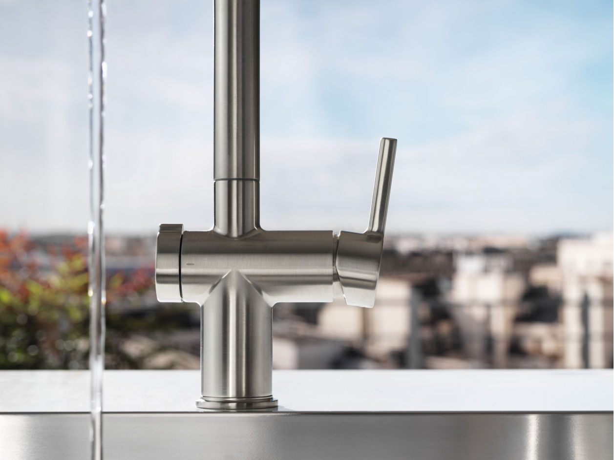 Widok na głowicę która pomaga oszczędzać wodę, dzięki dwustopniowemu funkcjonowaniu