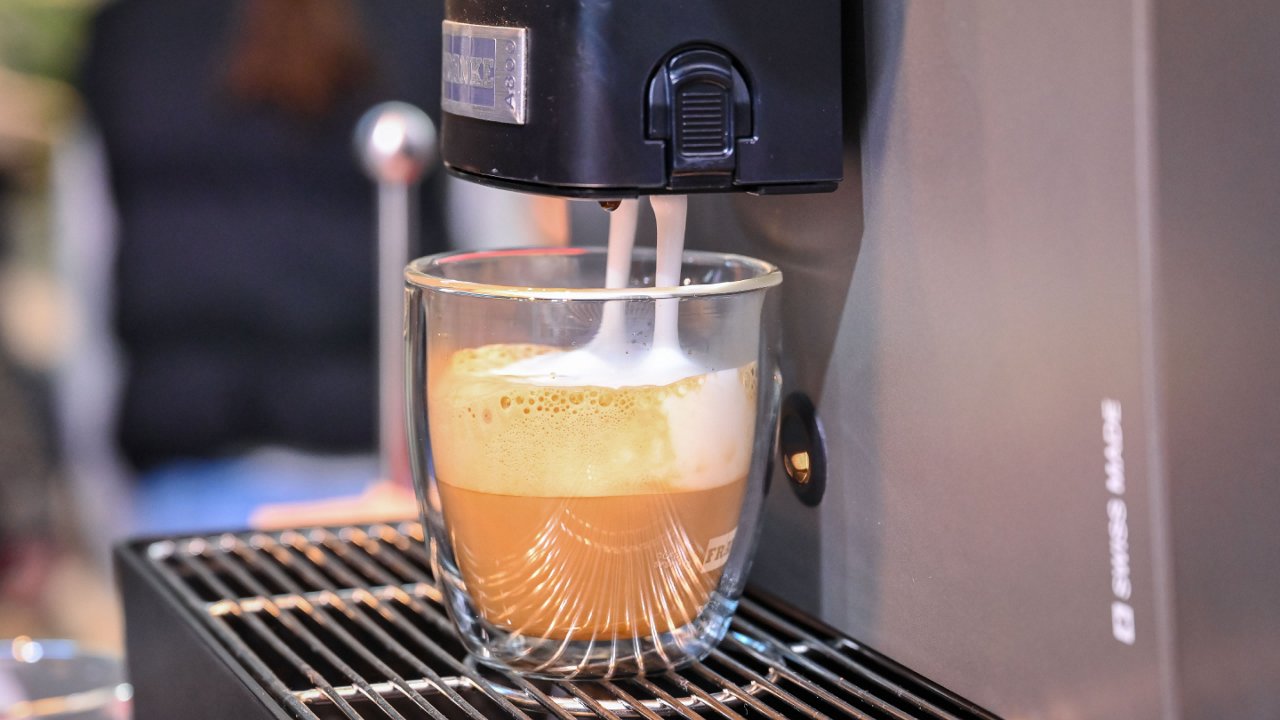 Franke Coffee Systems, fully automatic coffee machine, drink dispensing, cappuccino, foam