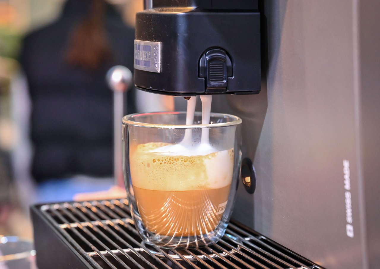 Franke Coffee Systems, fully automatic coffee machine, drink dispensing, cappuccino, foam