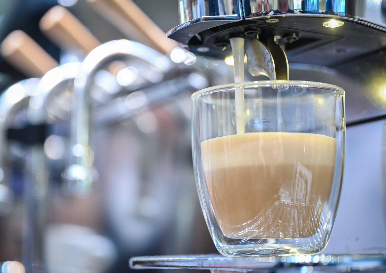 Franke Coffee Systems, Mytico coffee machine, drink dispensing, flat white, foam