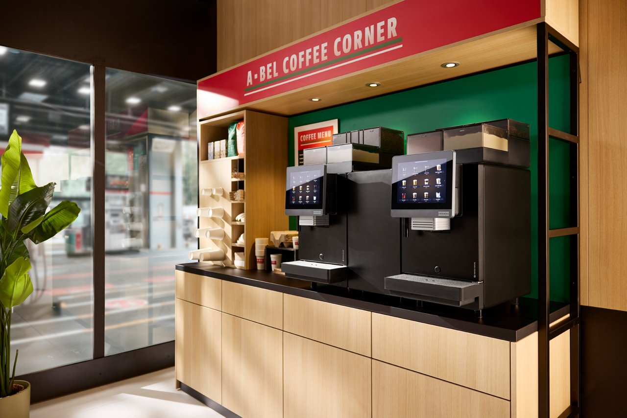 Franke Coffee Systems, fully automatic coffee machine, New A Line in a cstore coffee corner
