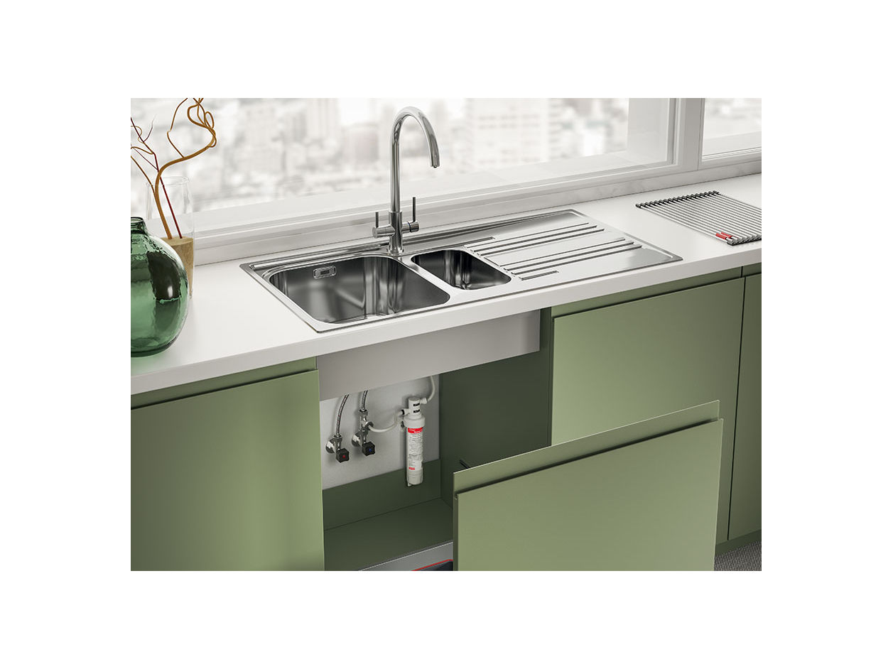 kitchen tap with filter under counter