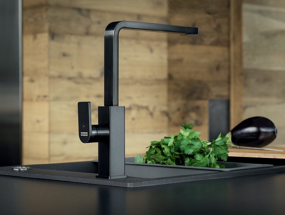 Змішувачі на острівній кухні