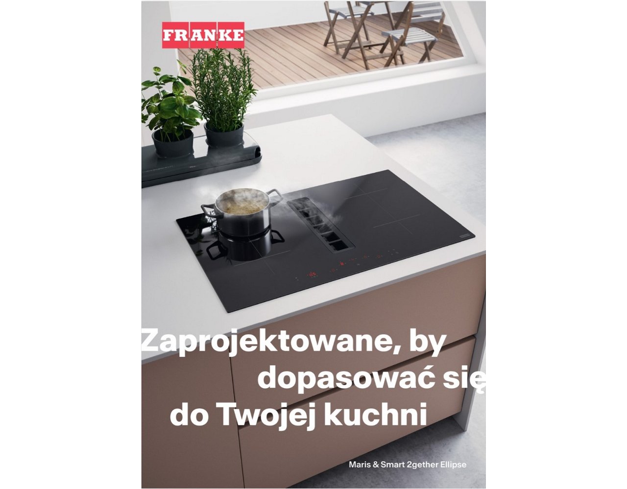 okładka ulotki nowych płyt zomtegrowanych z okapem Franke 2gether, na zdjęciu garnek z gotującym się makatonem i płyta która pochłania opary